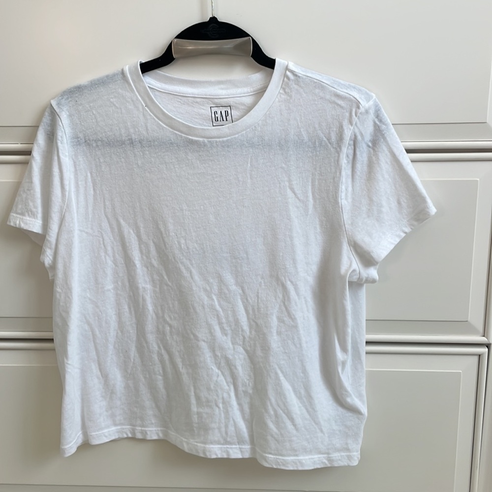 Gap White Shrunken T
